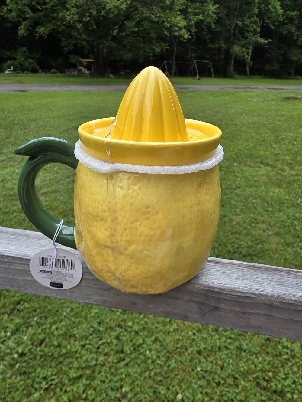 Target Bullseye's Playground Novelty Ceramic Juicer and Mug LEMON (NEW)
